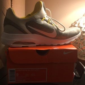 Nike Zoom All Out Low 2, size 9.